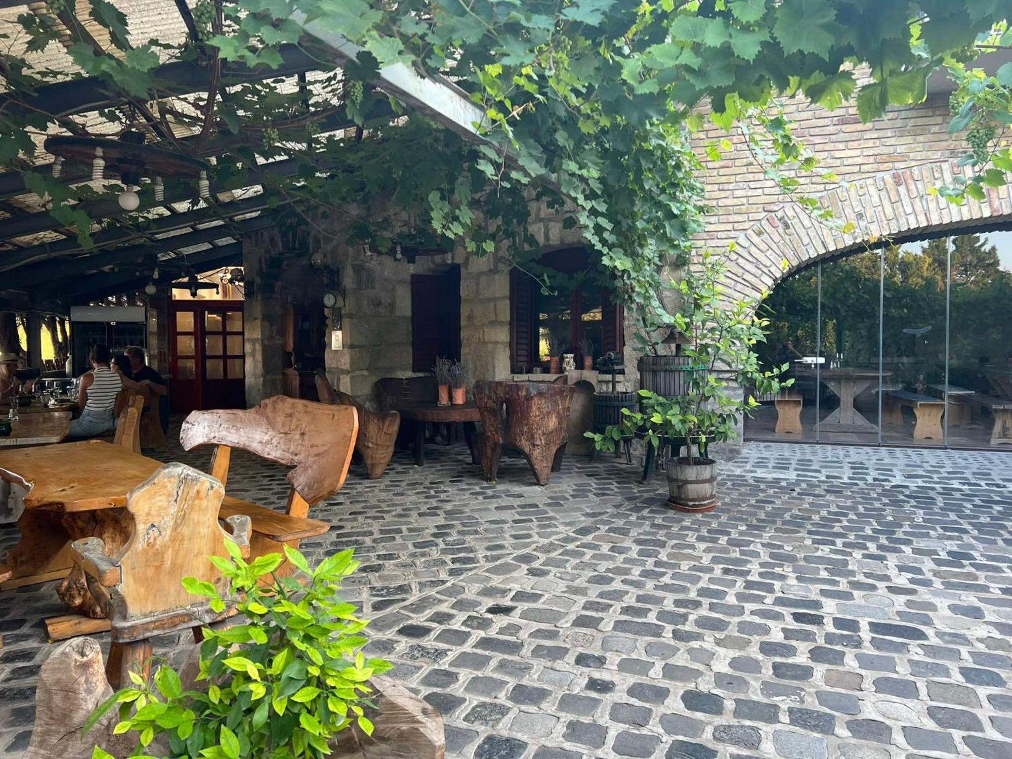 Buzal-Morocza Pinceszet Es Szallashely Etyek Exterior photo